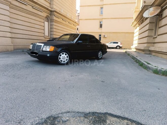 Mercedes E 220 1993, 368,945 km - 2.2 л - Bakı