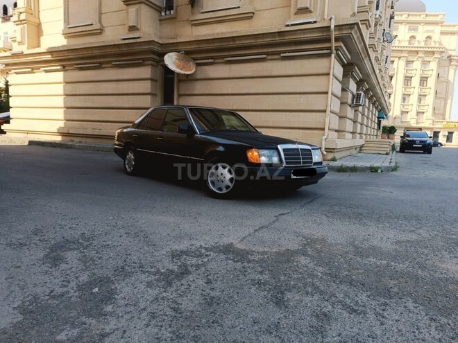 Mercedes E 220 1993, 368,945 km - 2.2 л - Bakı