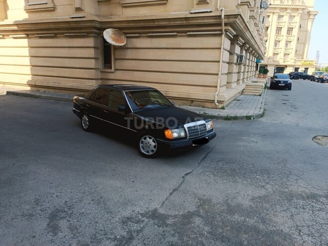 Mercedes E 220 1993, 368,945 km - 2.2 л - Bakı