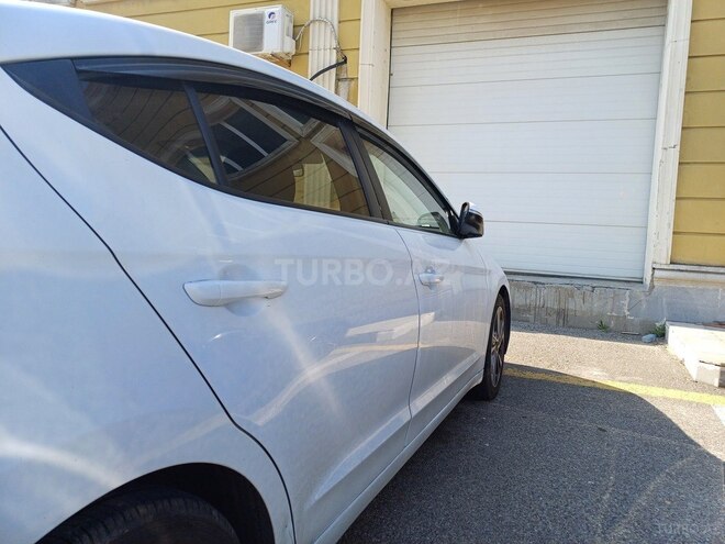 Hyundai Avante 2016, 165,000 km - 1.6 л - Bakı
