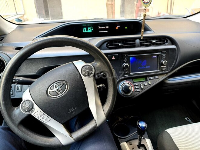 Toyota Prius C 2013, 132,449 km - 1.5 l - Sumqayıt