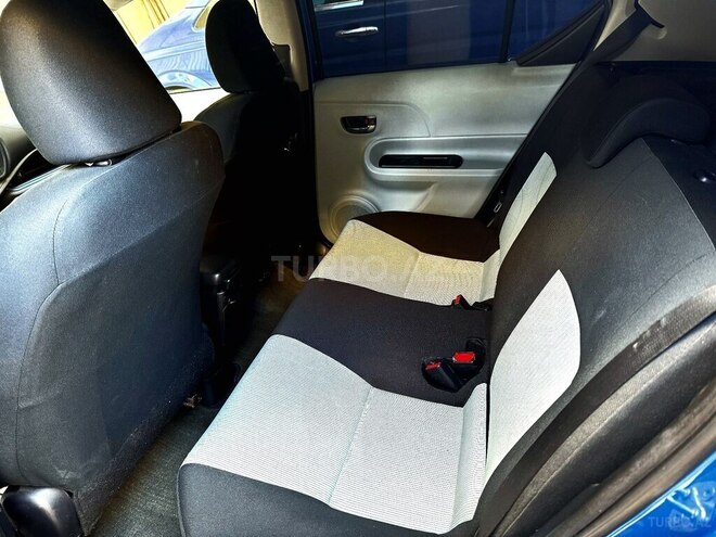 Toyota Prius C 2013, 132,449 km - 1.5 l - Sumqayıt
