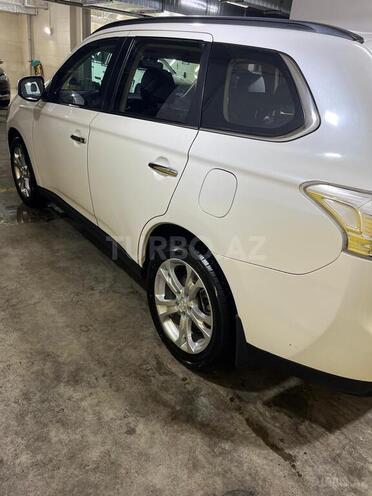 Mitsubishi Outlander 2014, 220,000 km - 3.0 l - Bakı