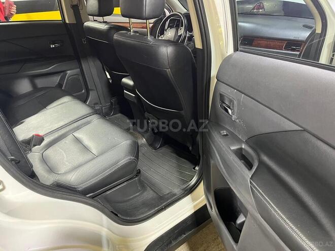 Mitsubishi Outlander 2014, 220,000 km - 3.0 l - Bakı