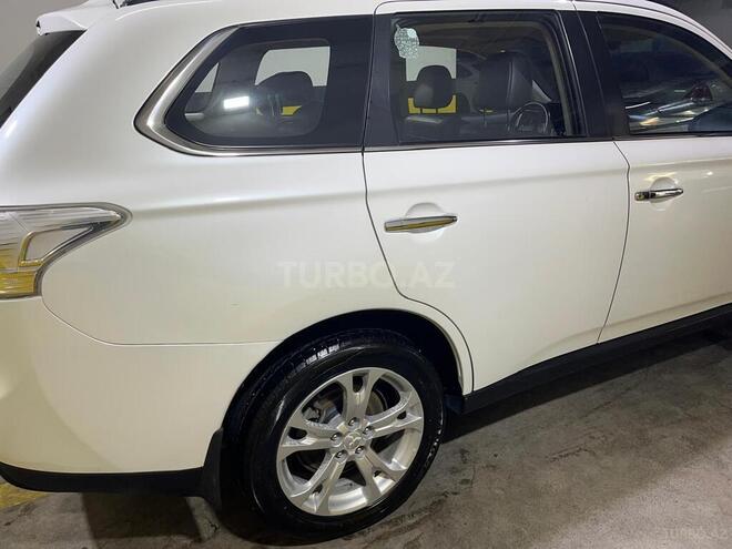 Mitsubishi Outlander 2014, 220,000 km - 3.0 l - Bakı