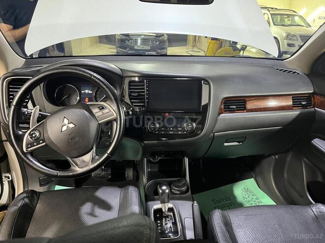 Mitsubishi Outlander 2014, 220,000 km - 3.0 l - Bakı
