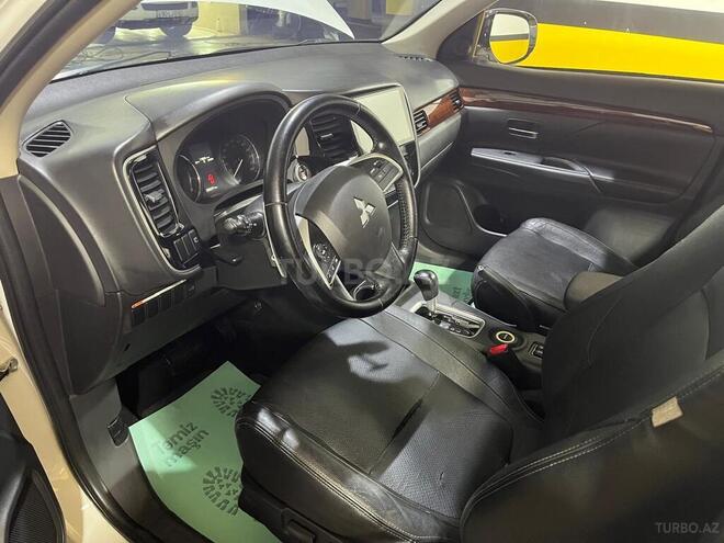 Mitsubishi Outlander 2014, 220,000 km - 3.0 l - Bakı