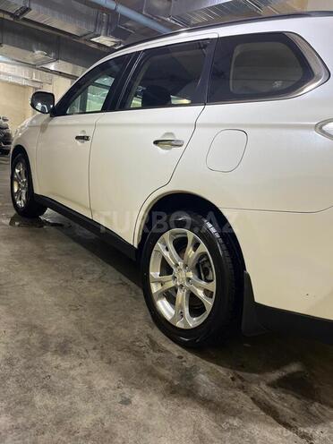 Mitsubishi Outlander 2014, 220,000 km - 3.0 l - Bakı