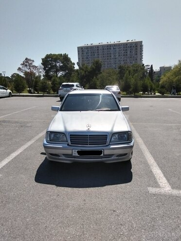 Mercedes C 220 d 1999, 880,947 km - 2.2 l - Bakı