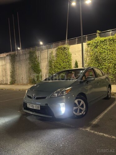 Toyota Prius-1