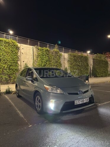 Toyota Prius-3