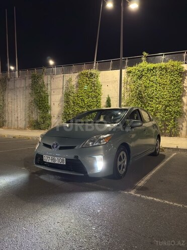 Toyota Prius-2
