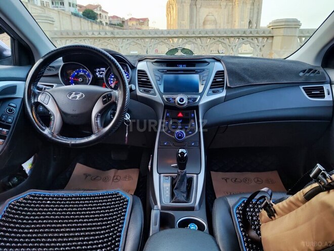 Hyundai Avante-3