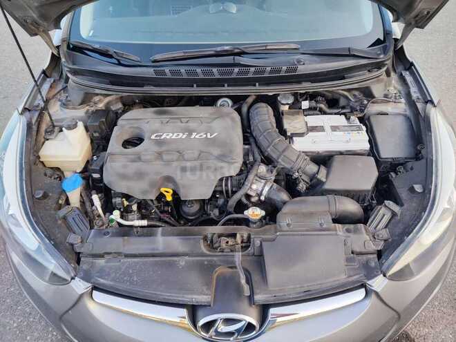 Hyundai Avante-5
