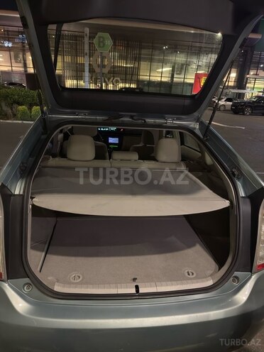 Toyota Prius-9