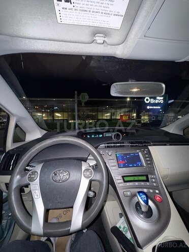 Toyota Prius-19