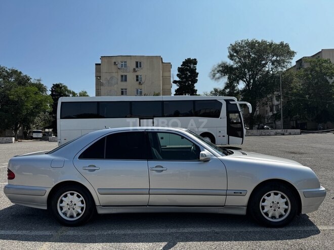 Mercedes E 220 d 2001, 462,000 km - 2.2 l - Bakı
