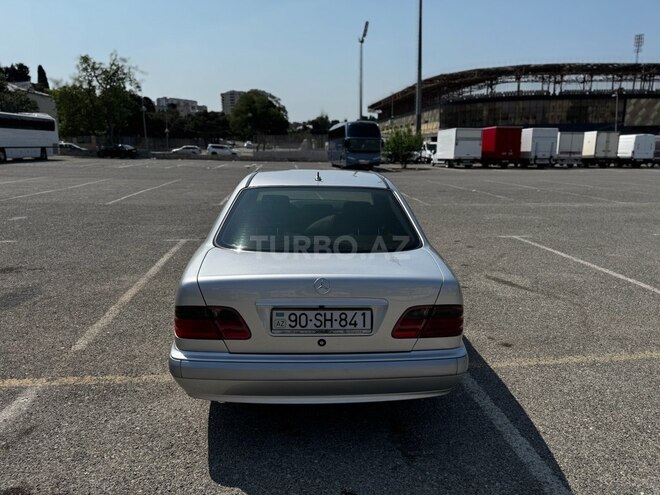 Mercedes E 220 d 2001, 462,000 km - 2.2 l - Bakı