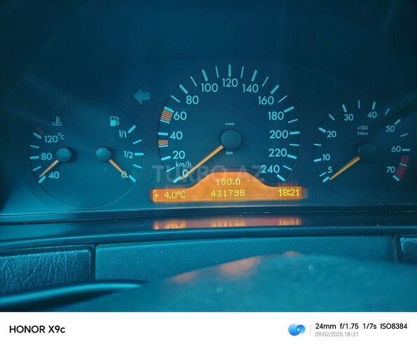 Mercedes E 240 1999, 432,000 km - 2.4 l - Salyan