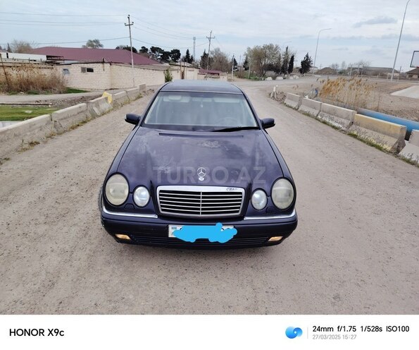 Mercedes E 240 1999, 432,000 km - 2.4 l - Salyan