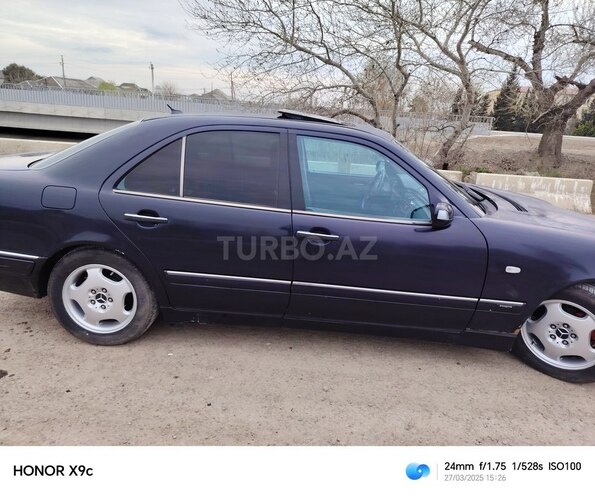 Mercedes E 240 1999, 432,000 km - 2.4 l - Salyan