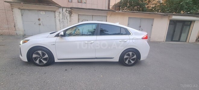 Hyundai IONIQ-4