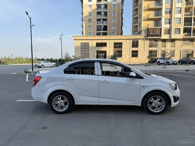 Chevrolet Aveo-5