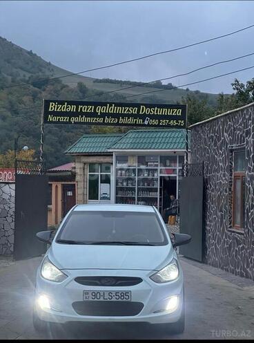 Hyundai Accent 2011, 195,000 km - 1.4 l - Yardımlı