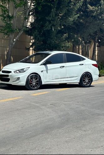 Hyundai Accent 2011, 195,000 km - 1.4 l - Yardımlı