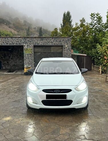 Hyundai Accent 2011, 195,000 km - 1.4 l - Yardımlı