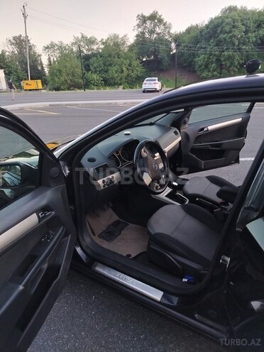 Opel Astra 2008, 330,000 km - 1.6 л - Zaqatala