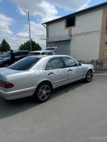 Mercedes E 240 1997, 383,000 km - 2.4 l - Gəncə