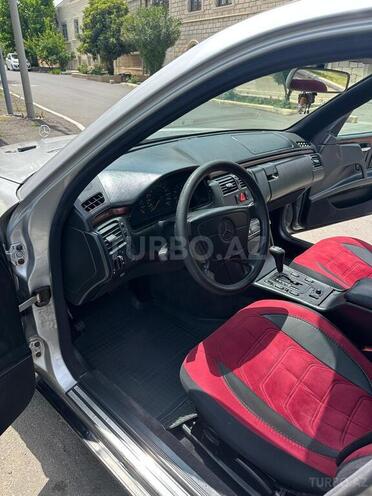 Mercedes E 240 1997, 383,000 km - 2.4 l - Gəncə