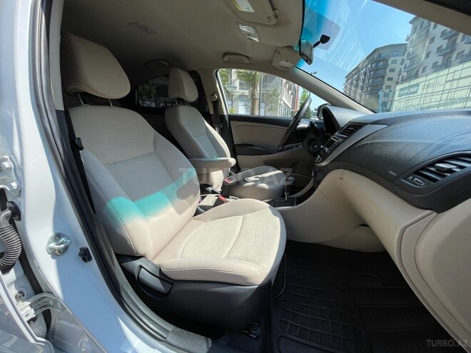 Hyundai Accent 2017, 121,700 km - 1.6 l - Bakı