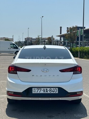 Hyundai Elantra-7