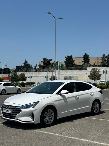 Hyundai Elantra-3