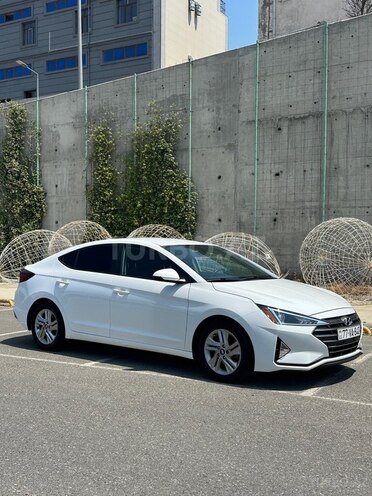 Hyundai Elantra-2