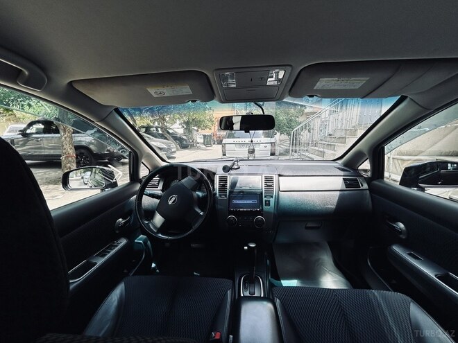 Nissan Tiida-5