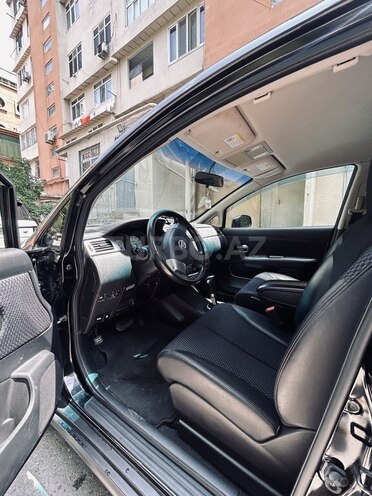Nissan Tiida-7