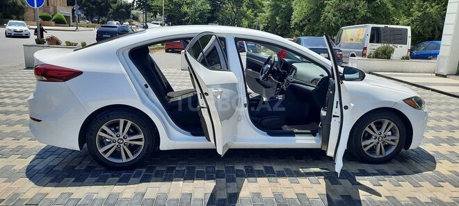 Hyundai Elantra 2018, 114,000 km - 2.0 l - Bakı