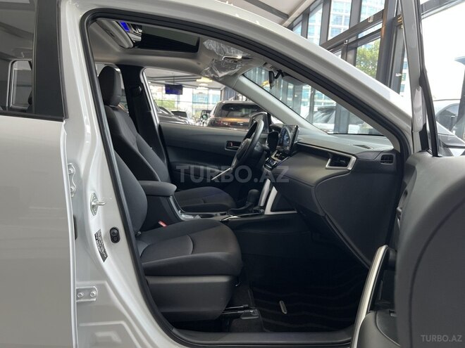Toyota Corolla Cross 2025, 0 km - 2.0 л - Bakı