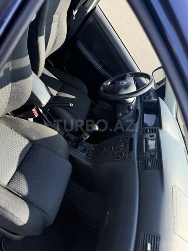 Toyota Corolla 2005, 275,000 km - 1.4 l - Bakı