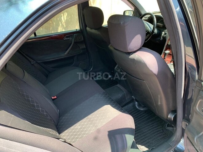 Mercedes E 220 d 1999, 546,000 km - 2.2 л - Bakı