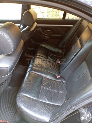 BMW 530 2001, 256,000 km - 3.0 l - Bakı