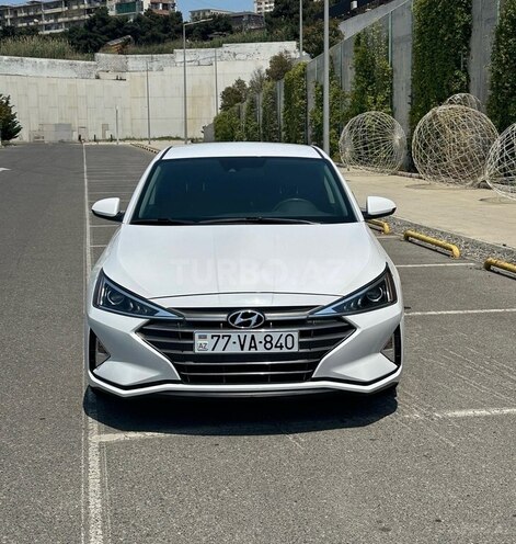 Hyundai Elantra-1