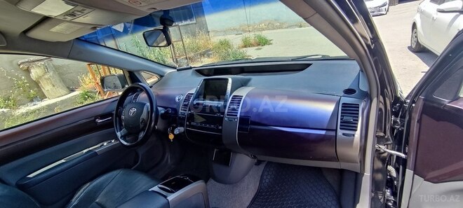 Toyota Prius-13