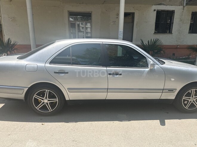 Mercedes E 240 1997, 383,000 km - 2.4 l - Gəncə