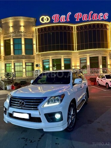 Lexus LX 570-1