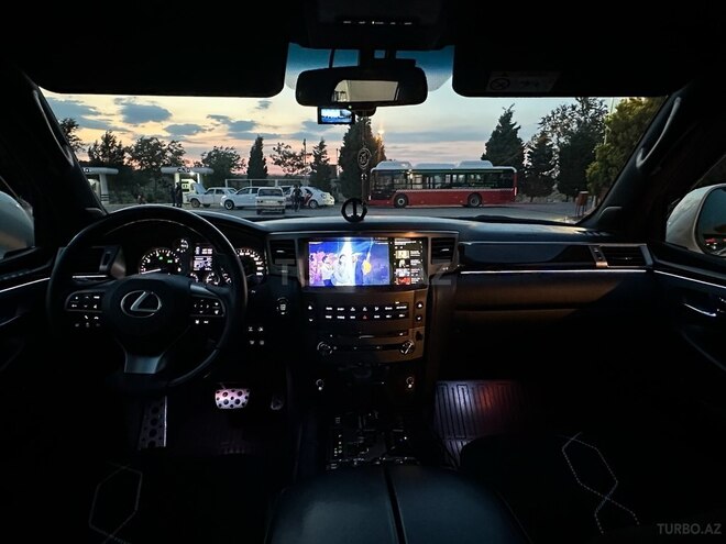 Lexus LX 570-4