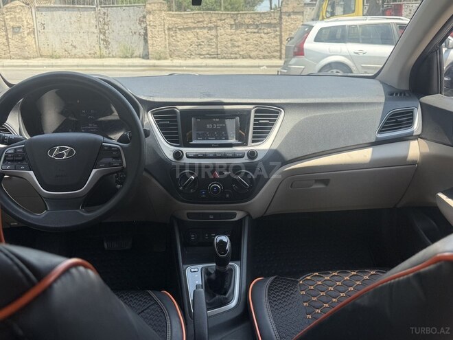 Hyundai Accent 2019, 113,959 km - 1.6 л - Bakı